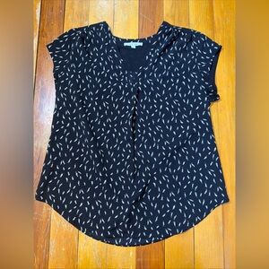 Fun 2 Fun Black With White Floral Cap Sleeve Blouse Size L
